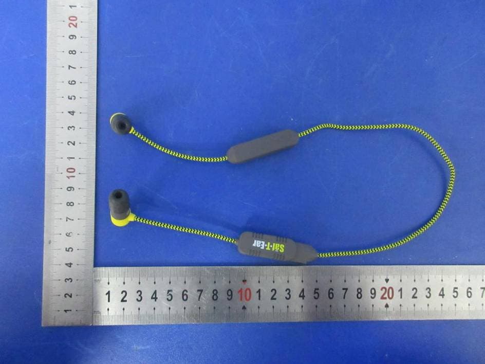 Bluetooth earphone with Ambient mode with Bluetooth Transmitter - FCC ID 2AU6S-HGBTAMB - LUCID AUDIO (3)