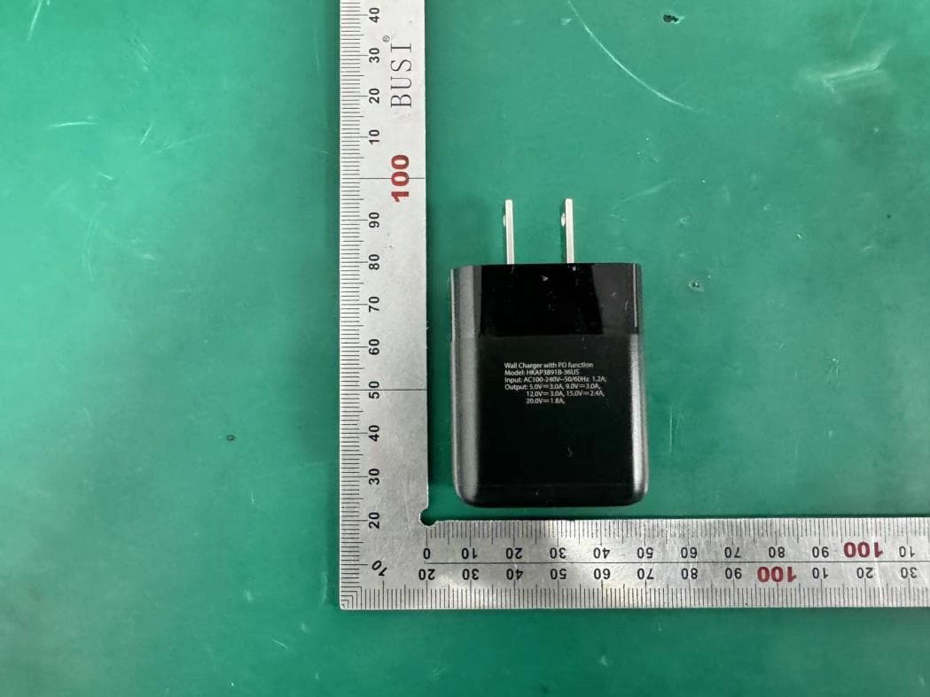 PODIUM 3-IN-1 WIRELESS CHARGER - FCC ID 2AU7D-PODIUMA - PYS High-Tech Co., LTD (5)