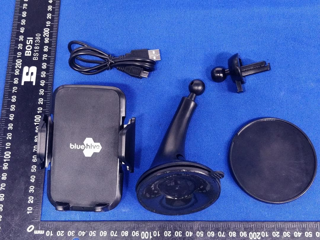 10W 3-in-1 Wireless Charging Mount - FCC ID 2AU7V-035-7330-0 - Shenzhen Xinjiawei Technology Co.Ltd