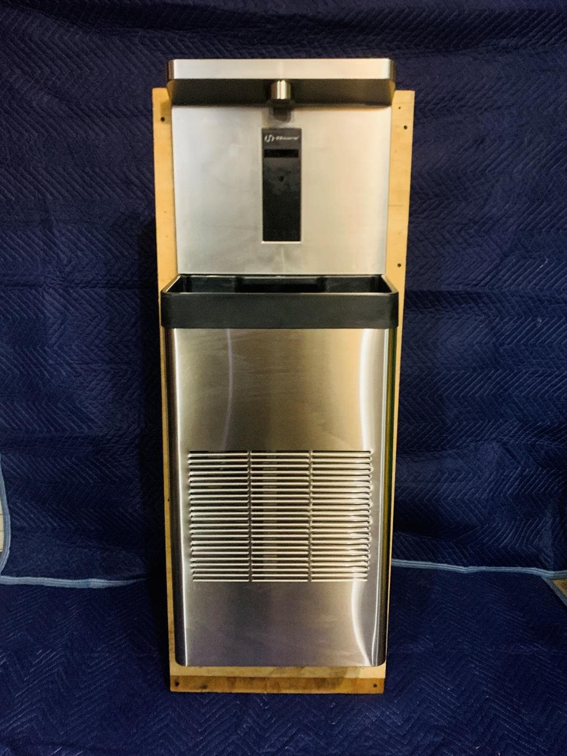 Haws Electric Water Cooler - FCC ID 2AUAN-1200SM - Haws Corporation