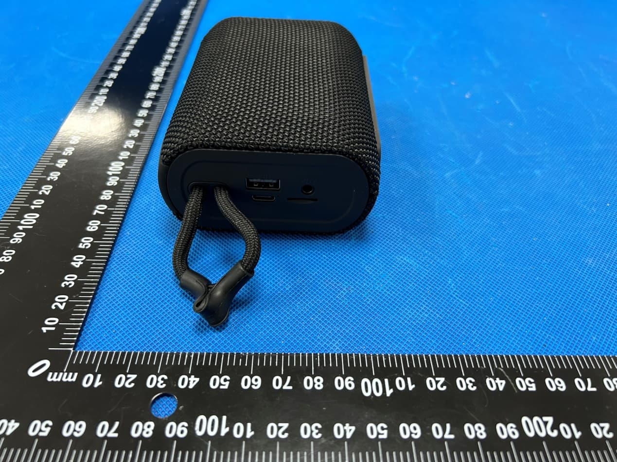 2 in 1 Speaker - FCC ID 2AUB7-BEBTWSS001 - Shenzhen BEB Electronics CO., Limited (4)