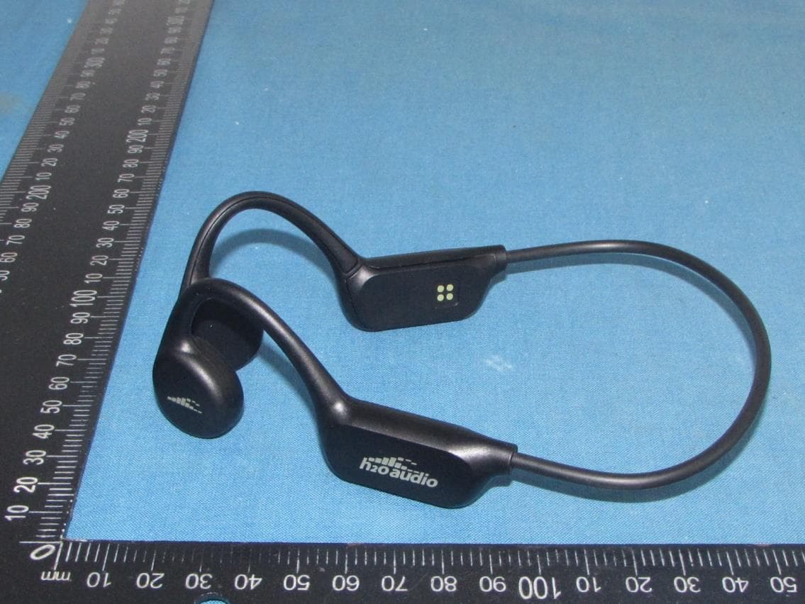 TRI PRO Multi-Sport Headphone - FCC ID 2AUCH-H2OAUDIO - Finnovate Group, LLC (5)