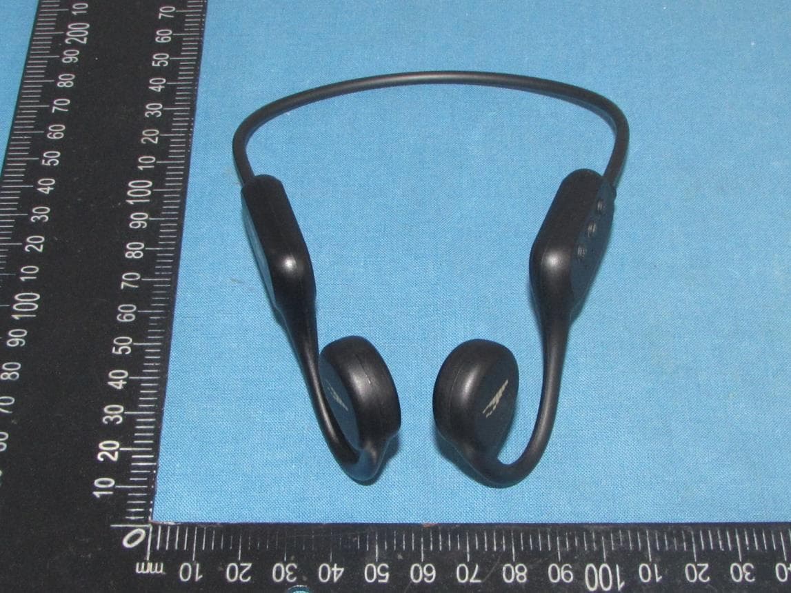 TRI PRO Multi-Sport Headphone - FCC ID 2AUCH-H2OAUDIO - Finnovate Group, LLC (3)