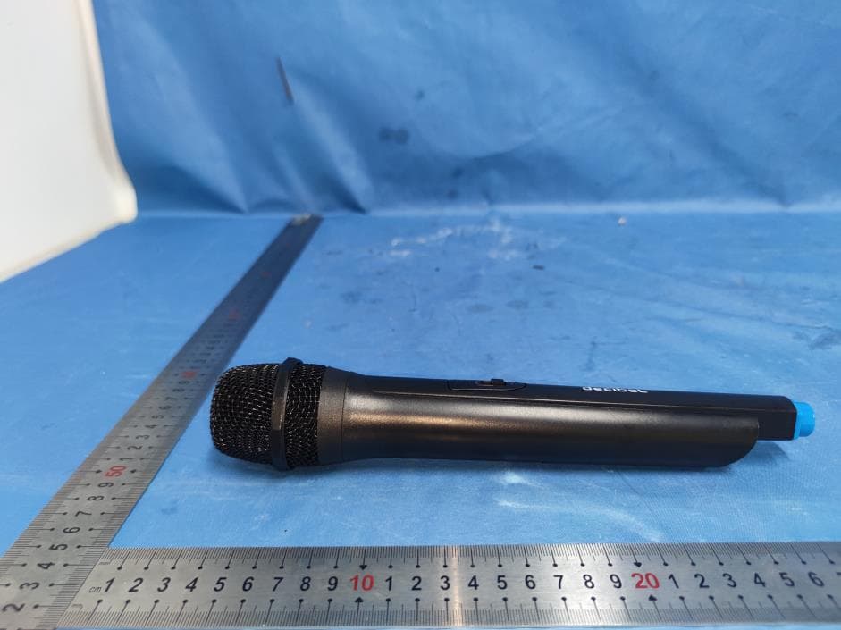 VHF Wireless Microphone - FCC ID 2AUCK-FV1003D - Enping Fly Sound Equipment Co.,Ltd. (5)
