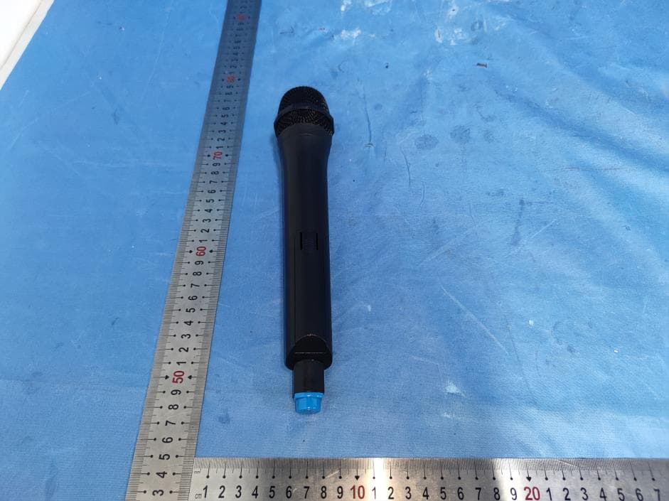 VHF Wireless Microphone - FCC ID 2AUCK-FV1003D - Enping Fly Sound Equipment Co.,Ltd. (2)
