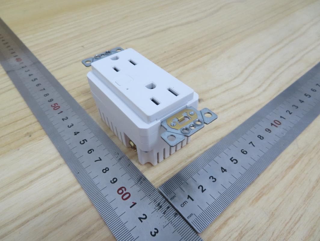 Z-Wave Receptacle - FCC ID 2AUCU-44101Z - Schneider Electric (China) Co., Ltd., Shenzhen Branch (2)