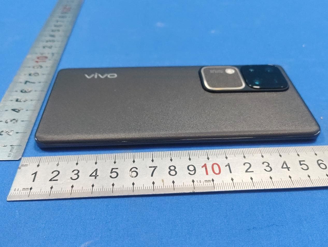 Mobile Phone - FCC ID 2AUCY-V2318 - vivo Mobile Communication Co., Ltd. (2)