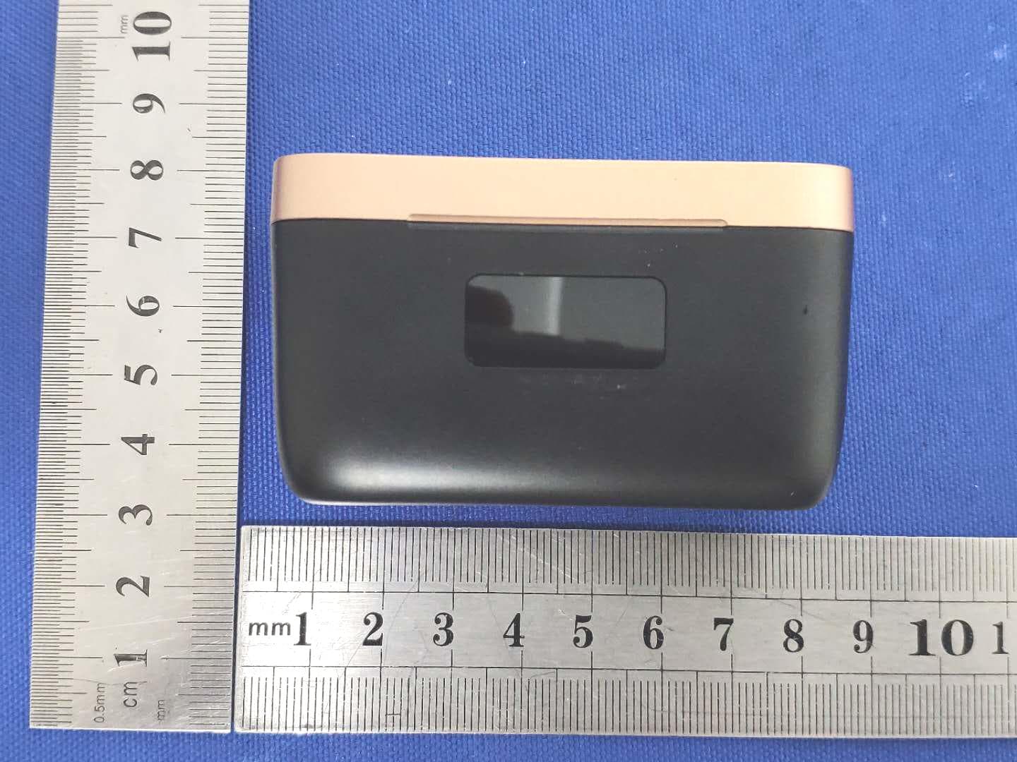 TWS Earbuds - FCC ID 2AUD6-TS10 - Shenzhen Shengna Technology., Ltd. (4)