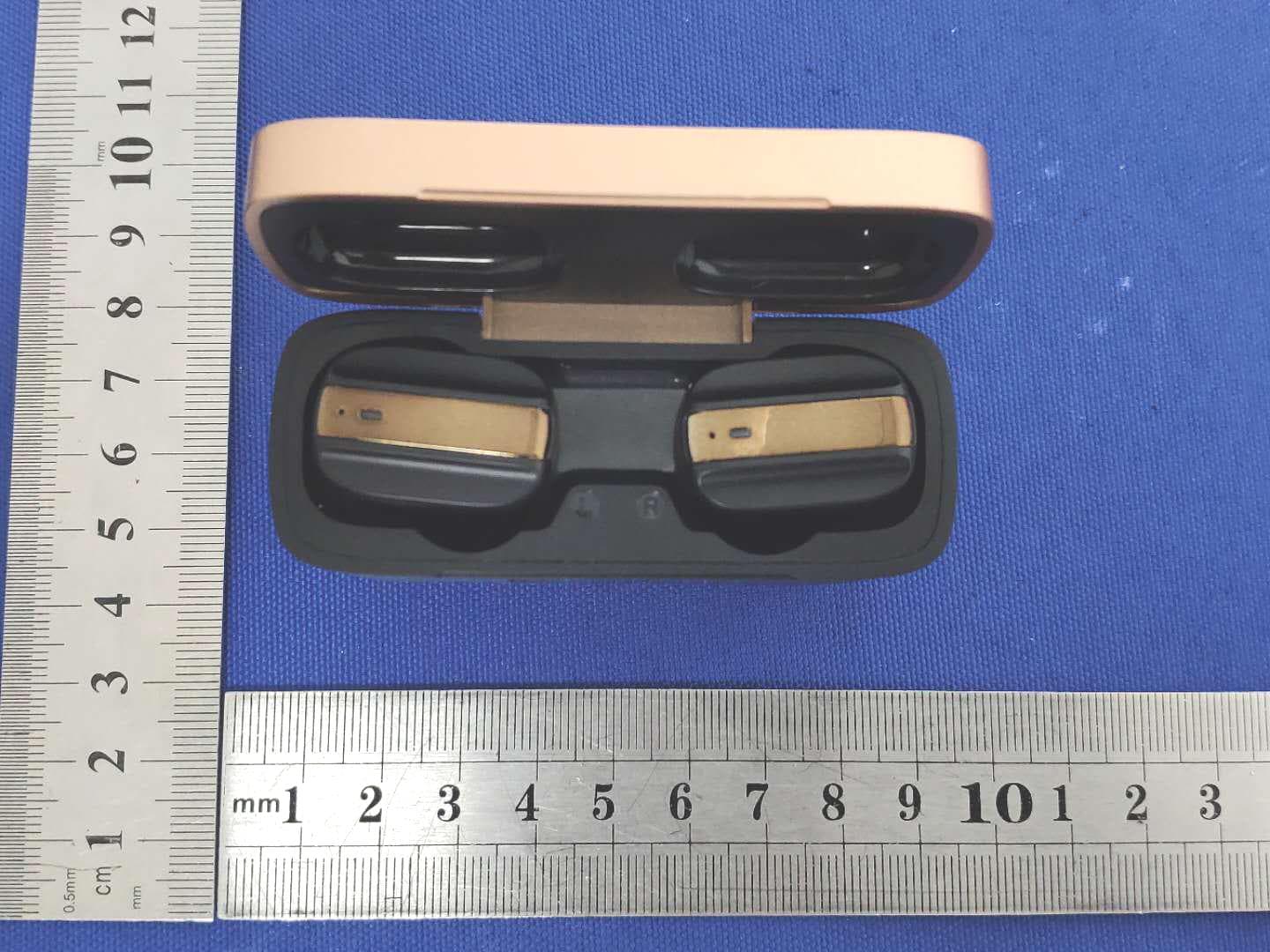 TWS Earbuds - FCC ID 2AUD6-TS10 - Shenzhen Shengna Technology., Ltd. (3)