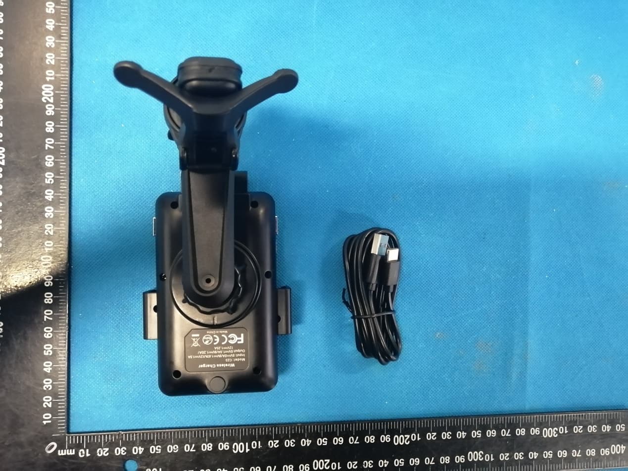 Wireless Car Charger - FCC ID 2AUDO-C23 - Shenzhen Itian Technology Co.,Ltd. (2)