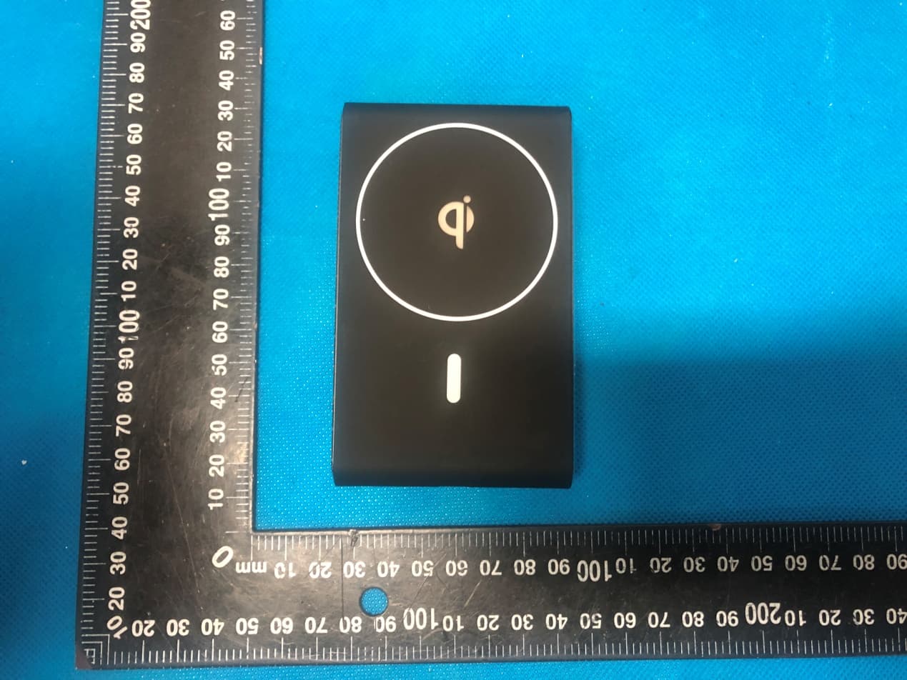 Wireless Charger - FCC ID 2AUDO-M5 - Shenzhen Itian Technology Co.,Ltd. (3)