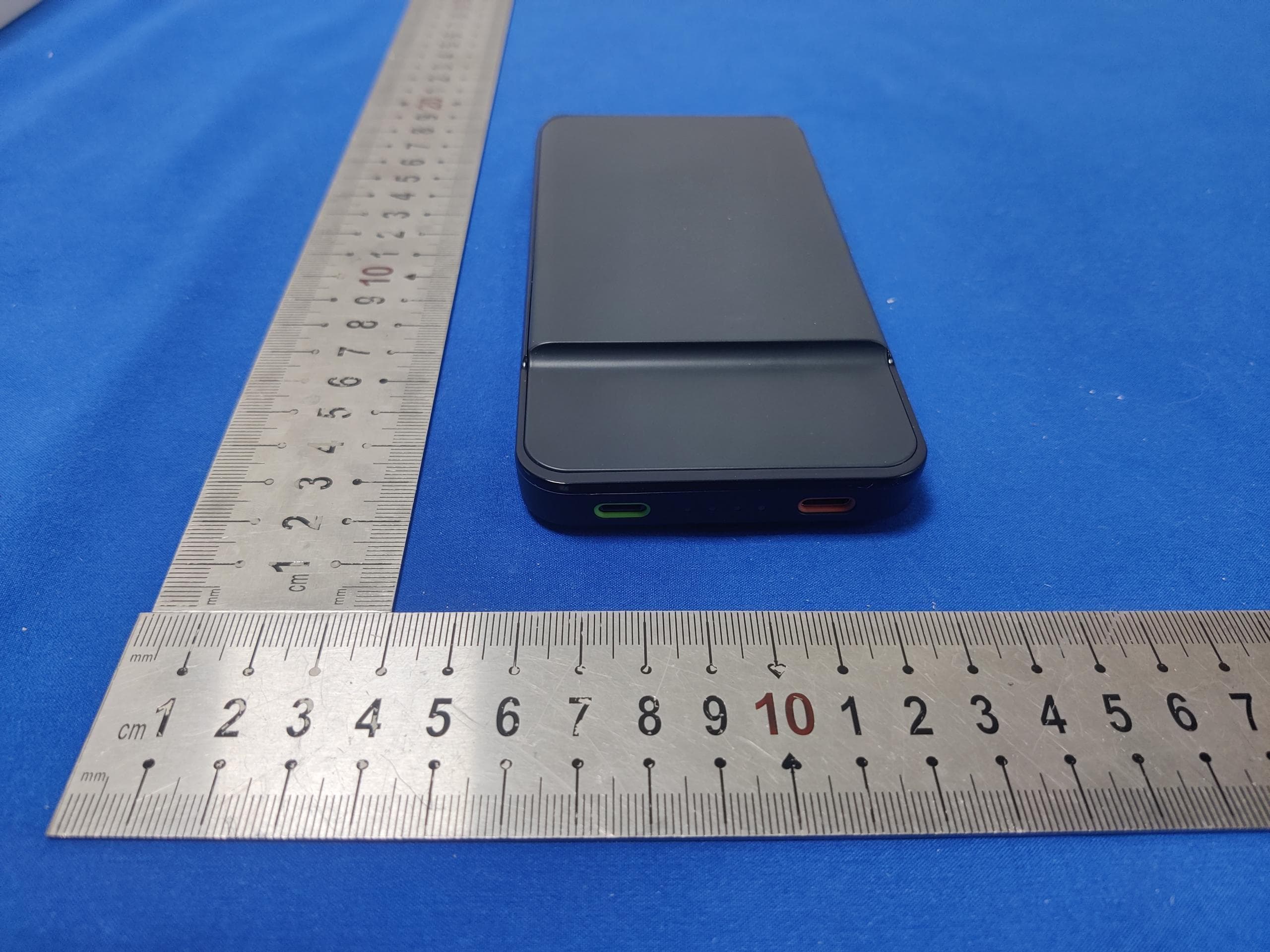 MagSafe Power Bank - FCC ID 2AUDO-MP01 - Shenzhen Itian Technology Co.,Ltd. (3)