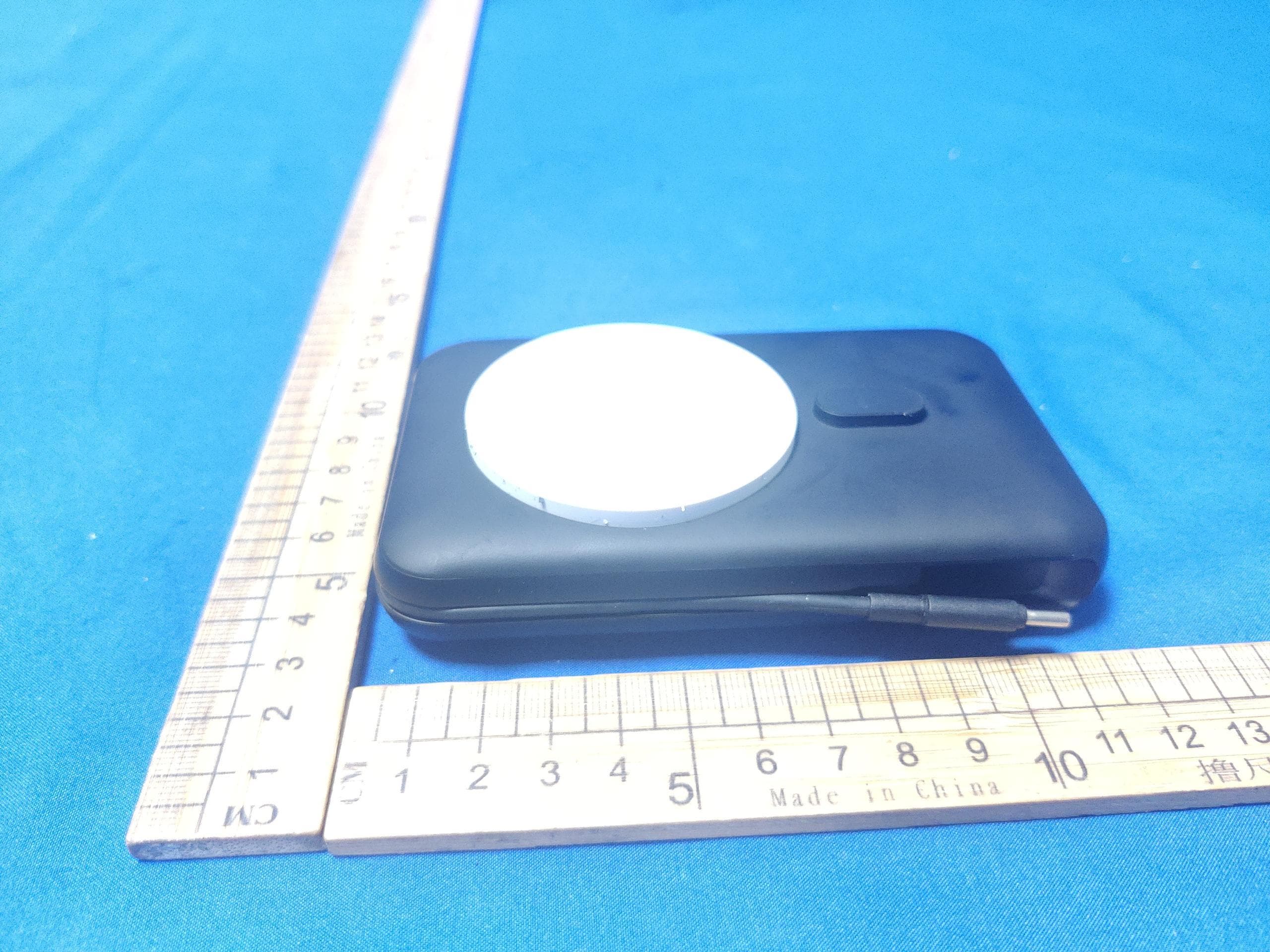 MAGNETIC POWER BANK - FCC ID 2AUDO-MP06MP07 - Shenzhen Itian Technology Co.,Ltd. (2)