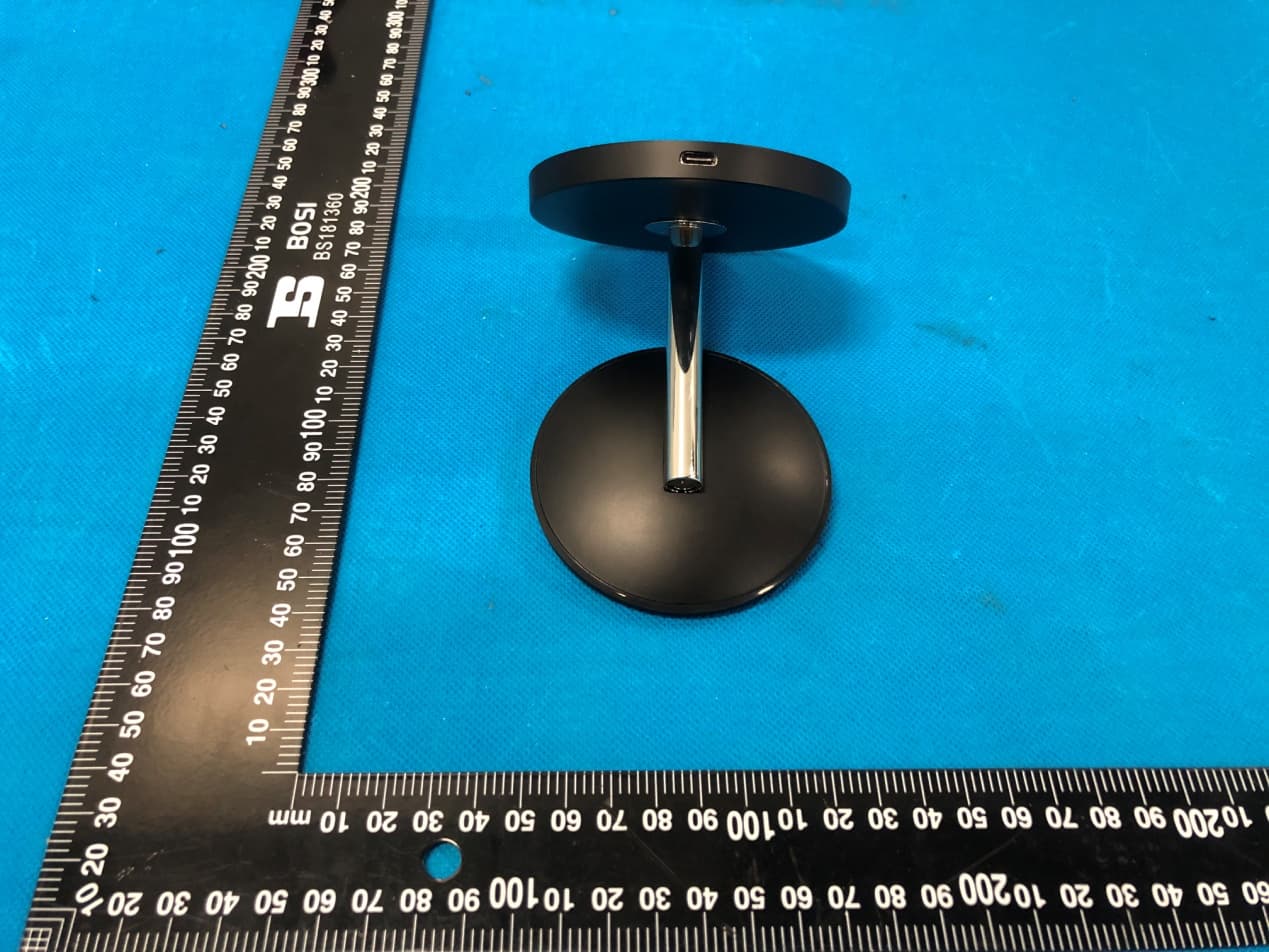 Wireless Charger - FCC ID 2AUDO-Q10 - Shenzhen Itian Technology Co.,Ltd. (4)