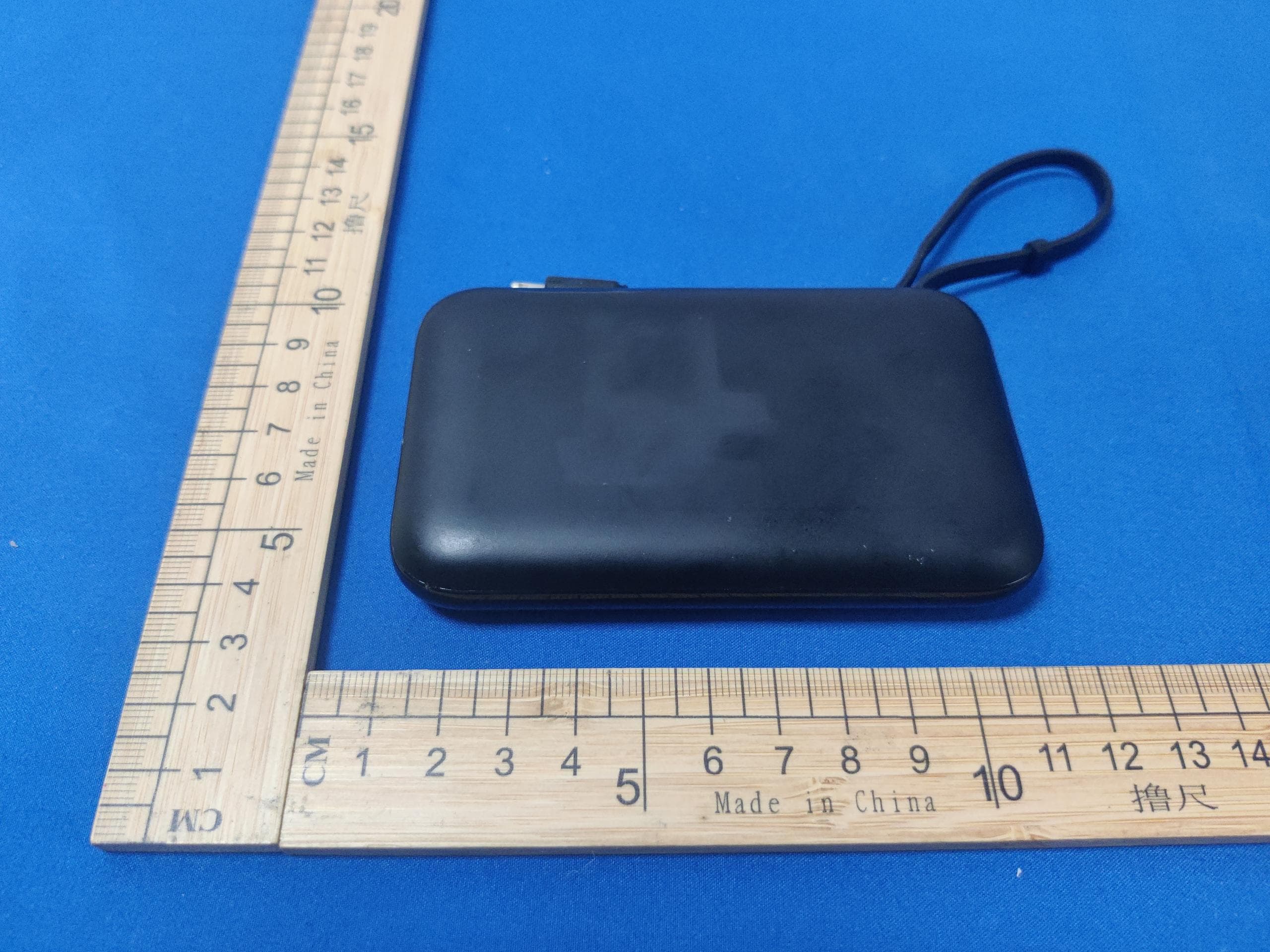 POWER BANK - FCC ID 2AUDO-V11AV11S - Shenzhen Itian Technology Co.,Ltd.