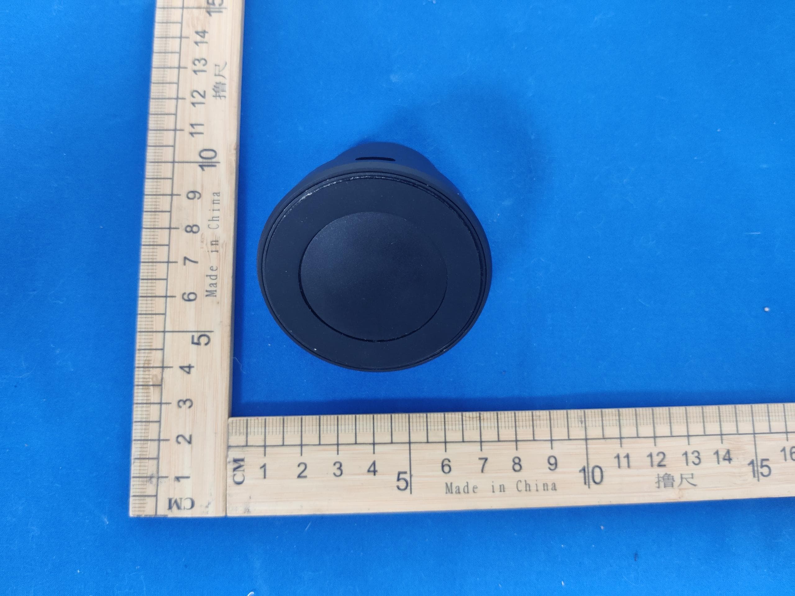 Wireless Charger Stand - FCC ID 2AUDO-V12AV12S - Shenzhen Itian Technology Co.,Ltd. (4)
