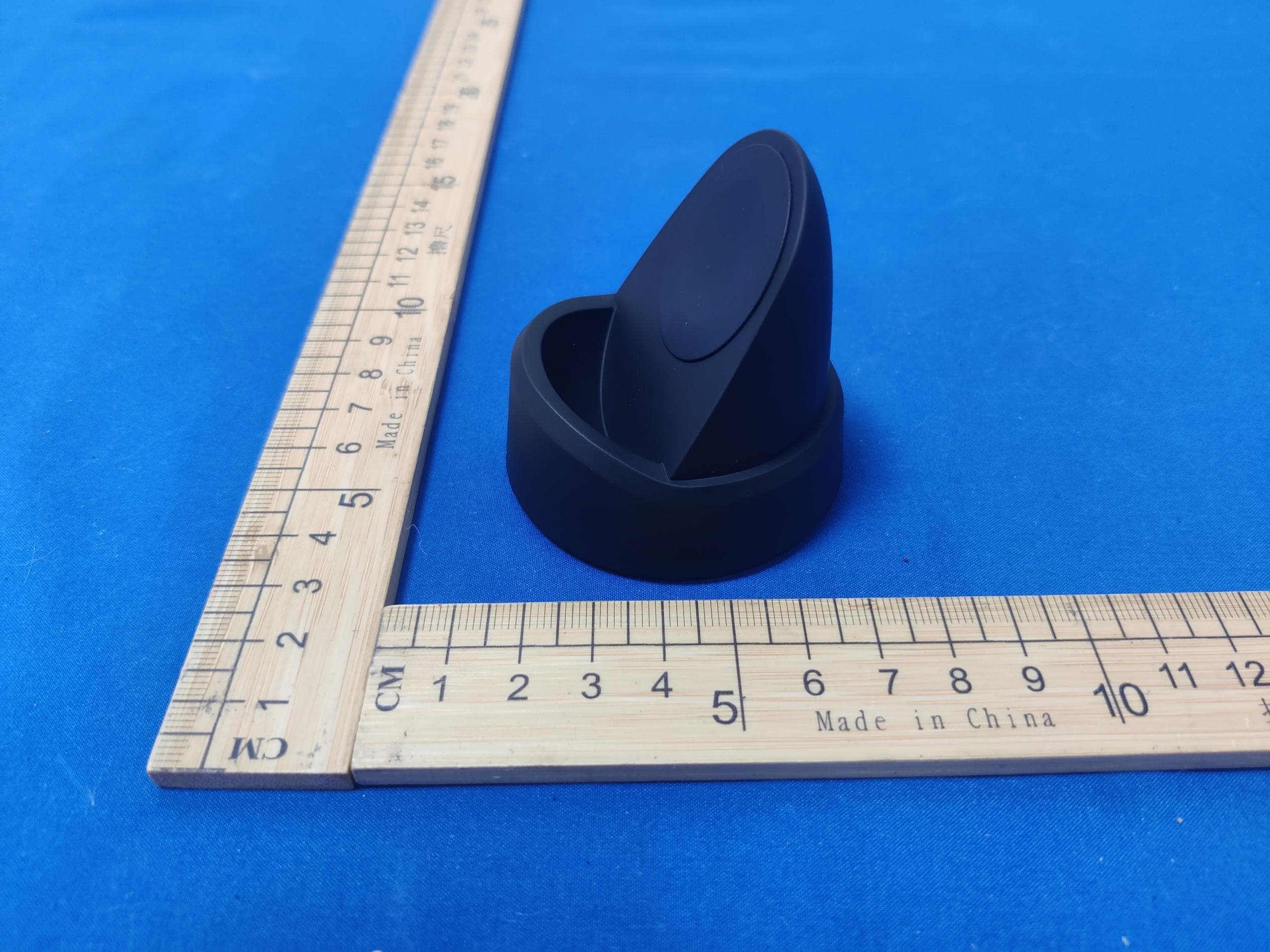 Wireless Charger Stand - FCC ID 2AUDO-V12AV12S - Shenzhen Itian Technology Co.,Ltd.