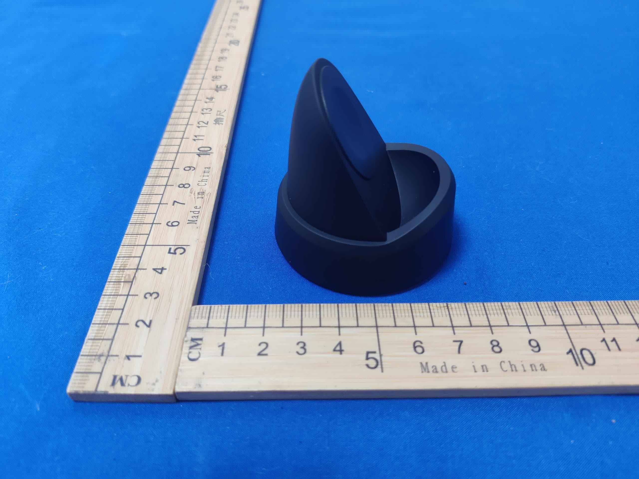 Wireless Charger Stand - FCC ID 2AUDO-V12AV12S - Shenzhen Itian Technology Co.,Ltd. (3)