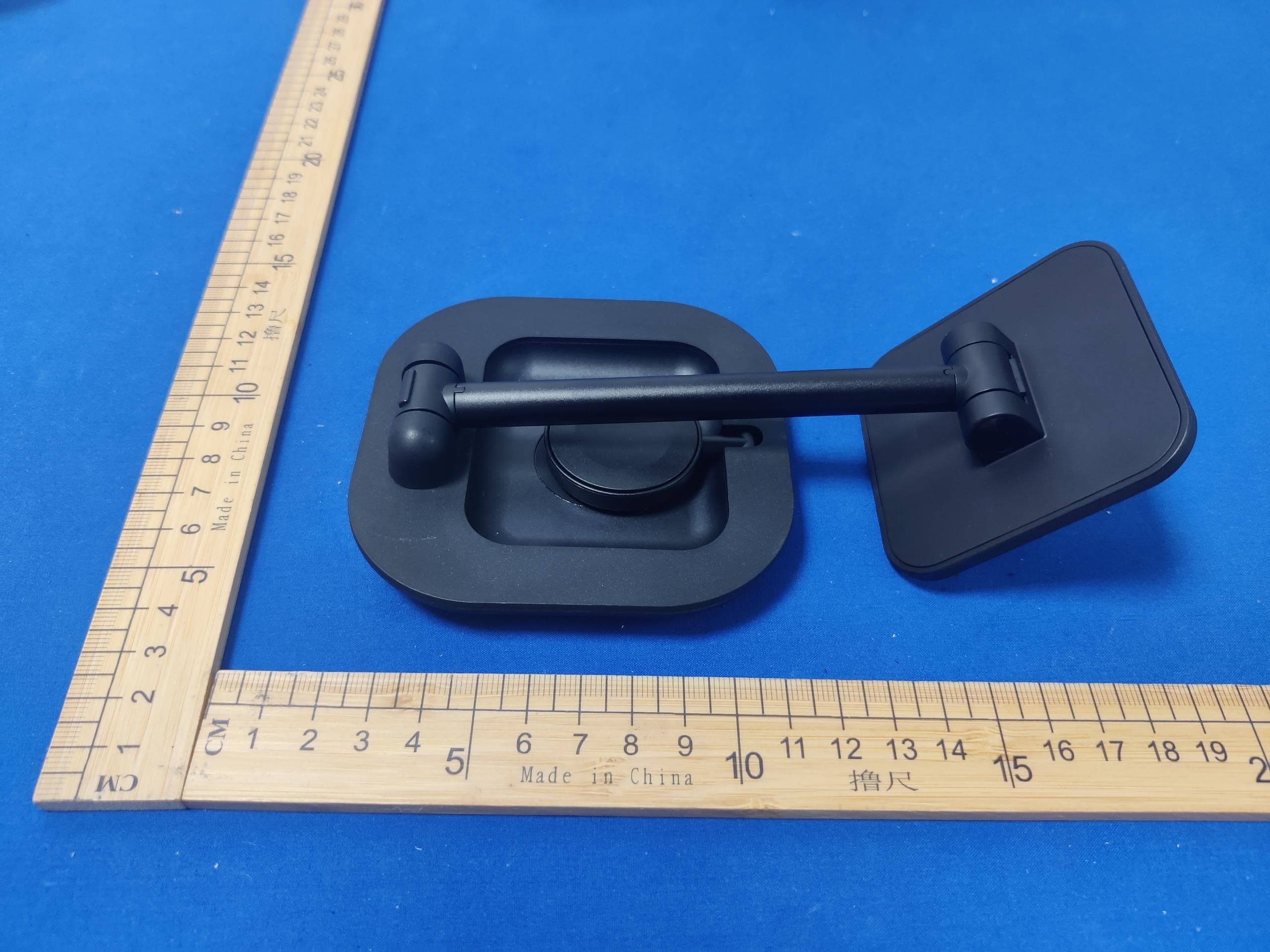 3 in 1 MagSafe Charger - FCC ID 2AUDO-V13V15AV15S - Shenzhen Itian Technology Co.,Ltd. (4)