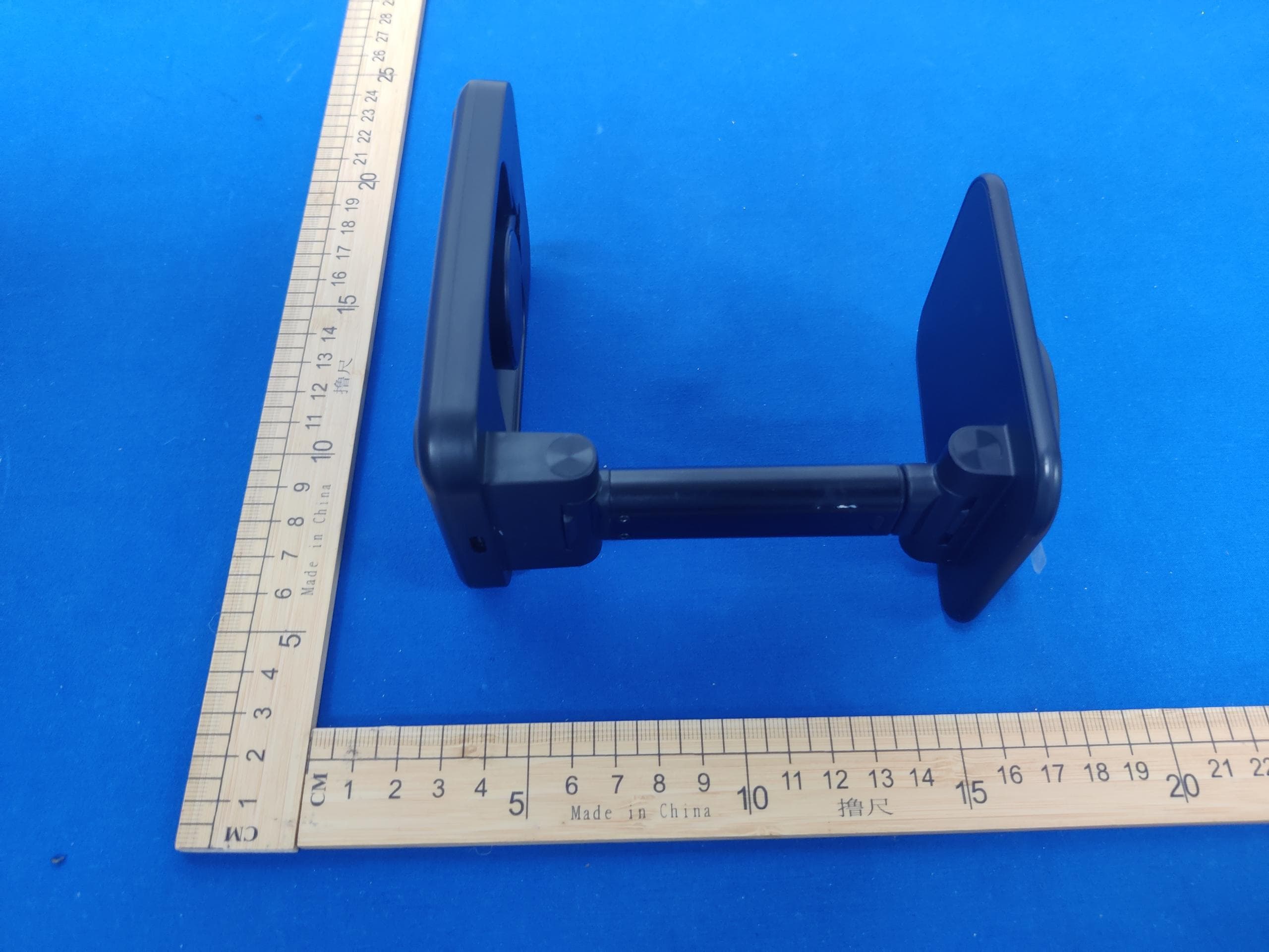 3 in 1 MagSafe Charger - FCC ID 2AUDO-V16 - Shenzhen Itian Technology Co.,Ltd. (2)