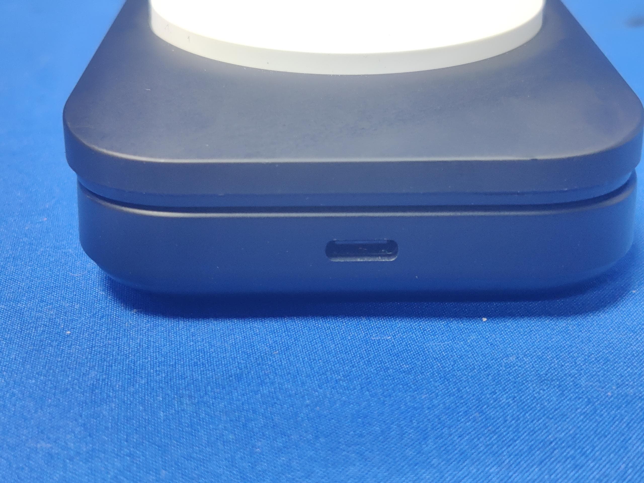 3 in 1 Magnetic Charging Station - FCC ID 2AUDO-V21V23 - Shenzhen Itian Technology Co.,Ltd.