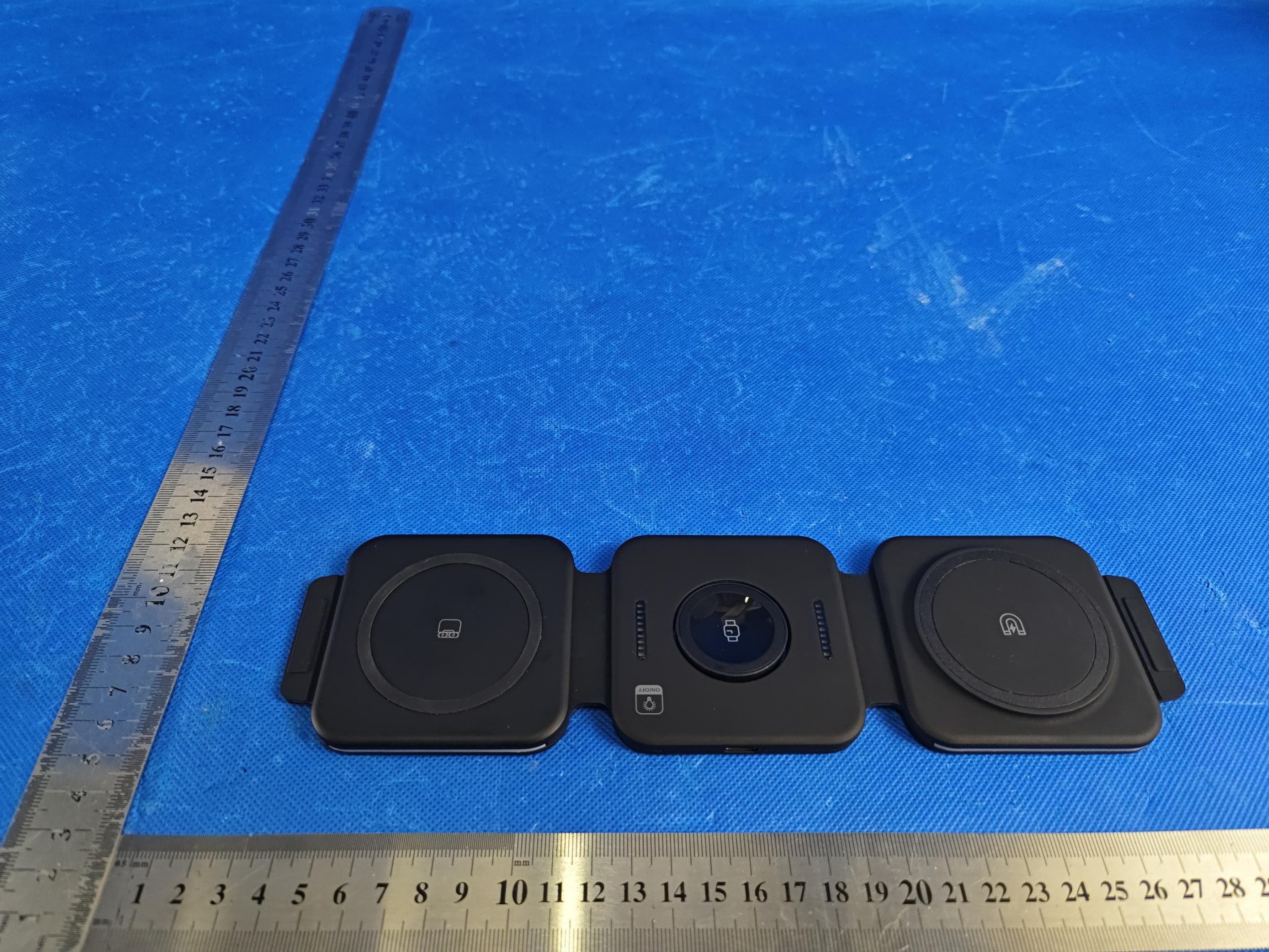 3 in 1 Magnetic Folding Wireless Charger - FCC ID 2AUDY-TKWC-037 - SHENZHEN SHOUERNUO TECHNOLOGY CO LTD (4)