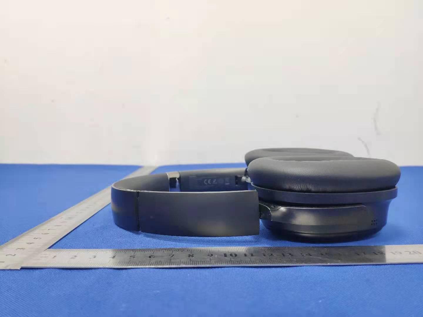WIRELESS HEADPHONES - FCC ID 2AUEW-ZH700 - Shenzhen Yikexin Network Technology Co.,Ltd. (3)