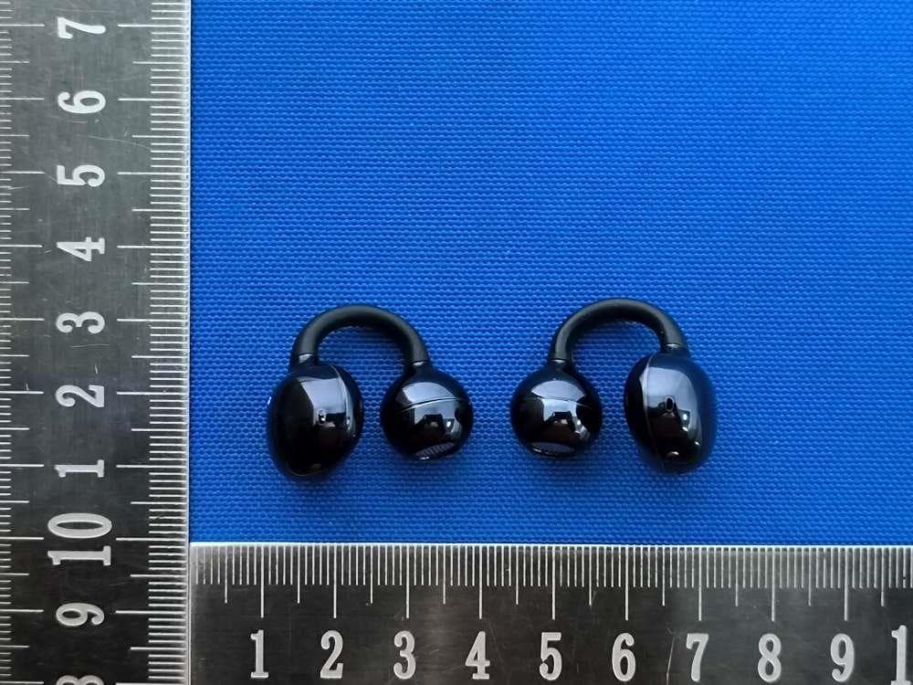 Bluetooth Headset - FCC ID 2AUGP-Q71 - Shenzhen Bade Electronic Technology Co., Ltd.