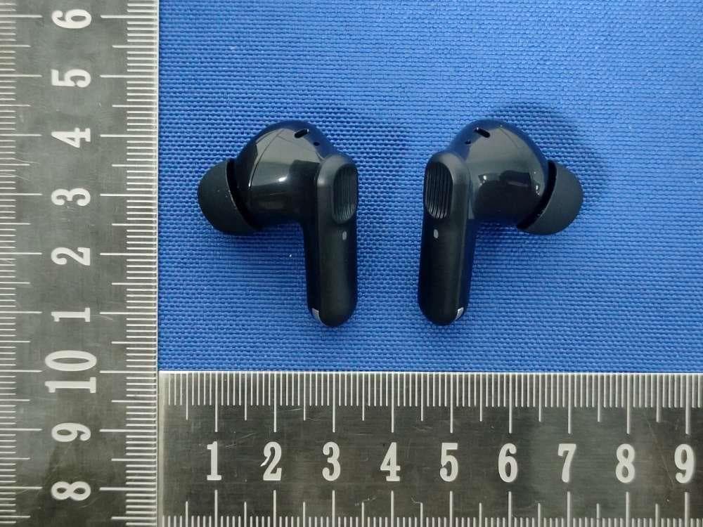 Bluetooth Headset - FCC ID 2AUGP-SP100 - Shenzhen Bade Electronic Technology Co., Ltd. (3)