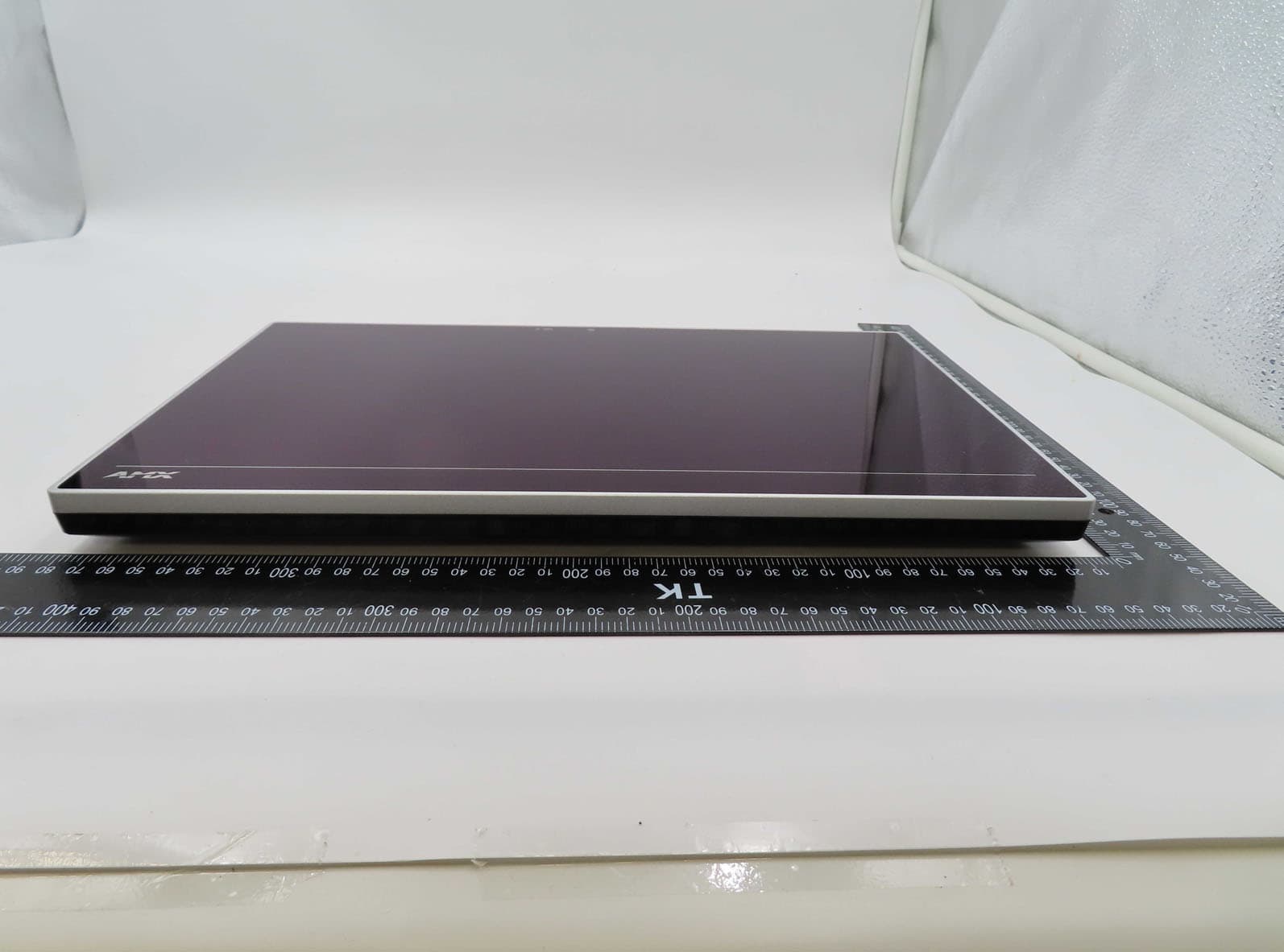15.6 inches Touch Panel - FCC ID 2AUHEVARIA-150 - Harman Professional, Inc. (2)