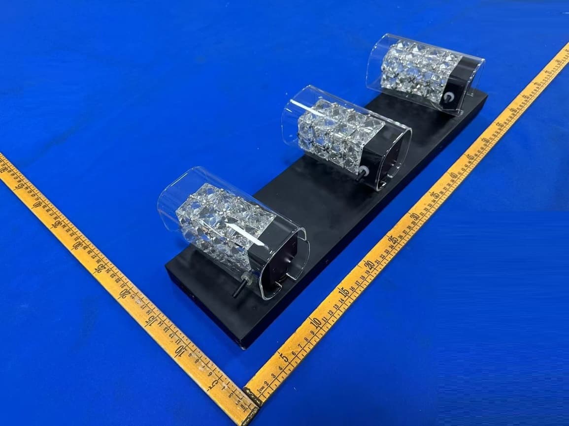 LED wall lamp - FCC ID 2AUHG-VAN3-CC5C - ARTIKA FOR LIVING INC (2)