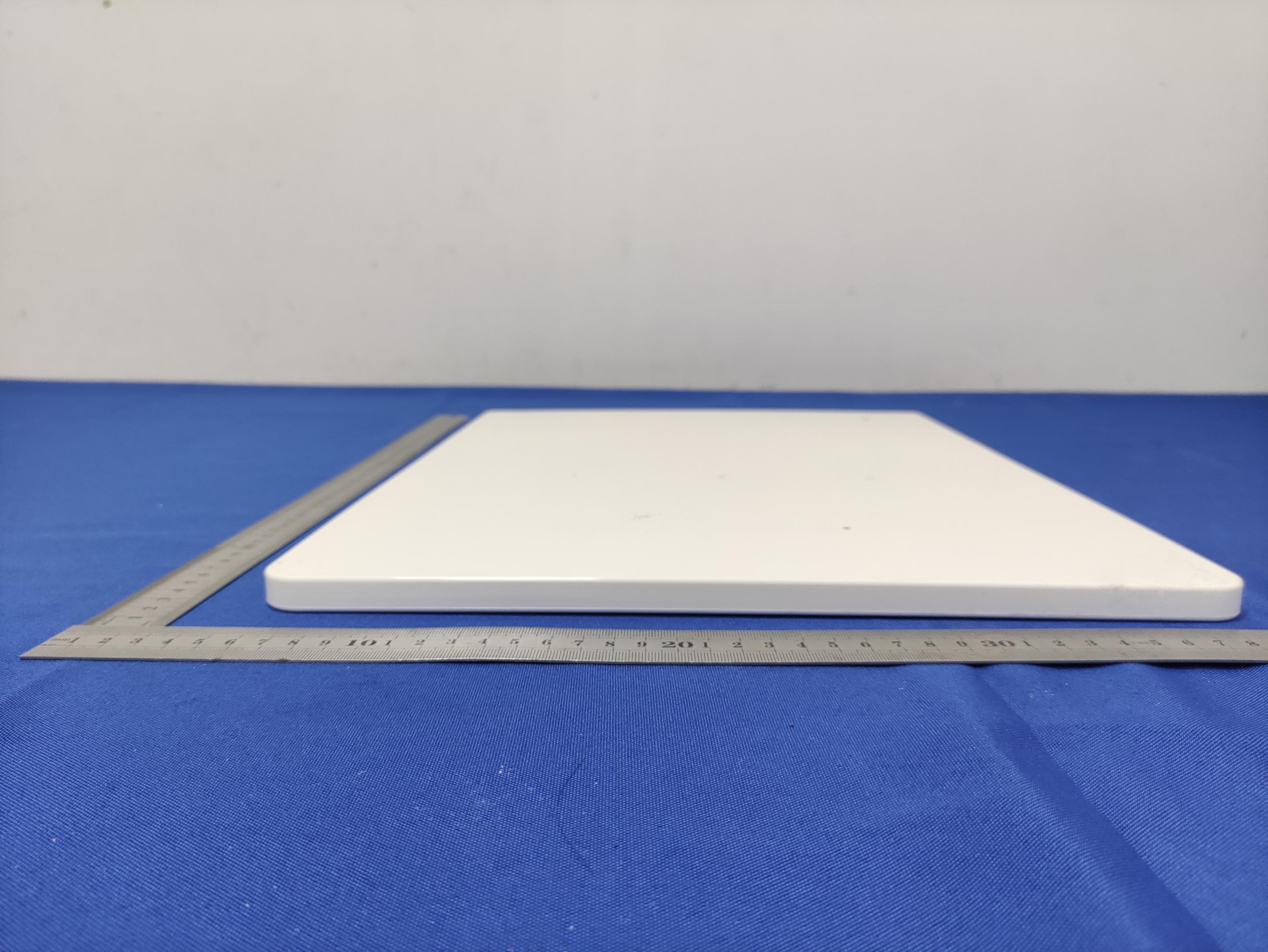 LED Lighted Mirror - FCC ID 2AUHN-RIKIPRETTY - GLAMCOR GLOBAL LLC