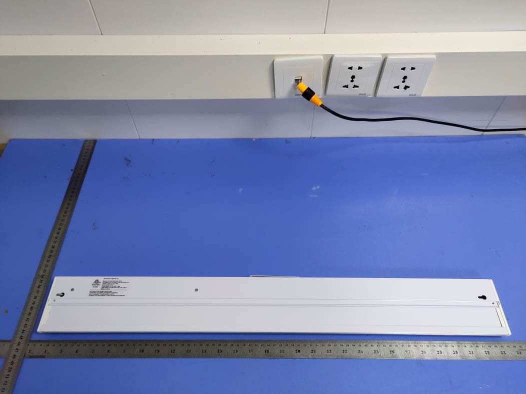 Under-cabinet luminaires - FCC ID 2AUI9-GESMRTUCL - Good Earth Lighting Inc. (4)