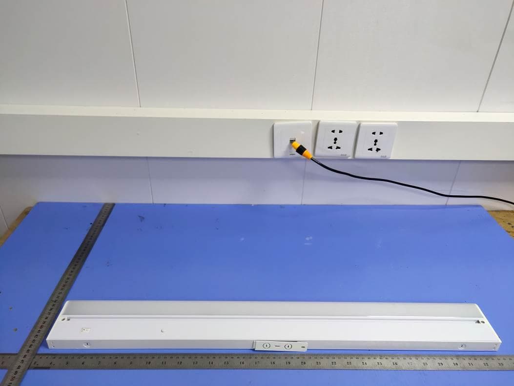 Under-cabinet luminaires - FCC ID 2AUI9-GESMRTUCL - Good Earth Lighting Inc. (5)