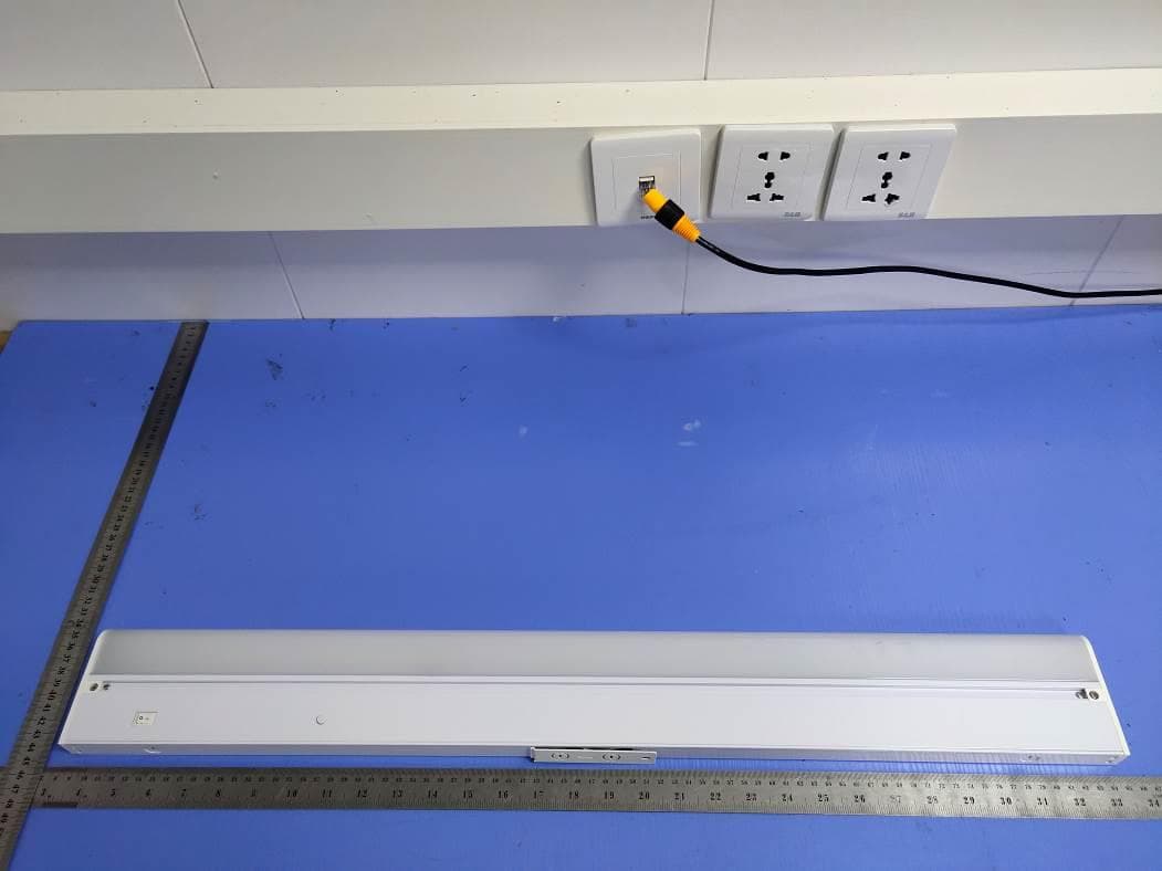 Under-cabinet luminaires - FCC ID 2AUI9-GESMRTUCL - Good Earth Lighting Inc. (3)