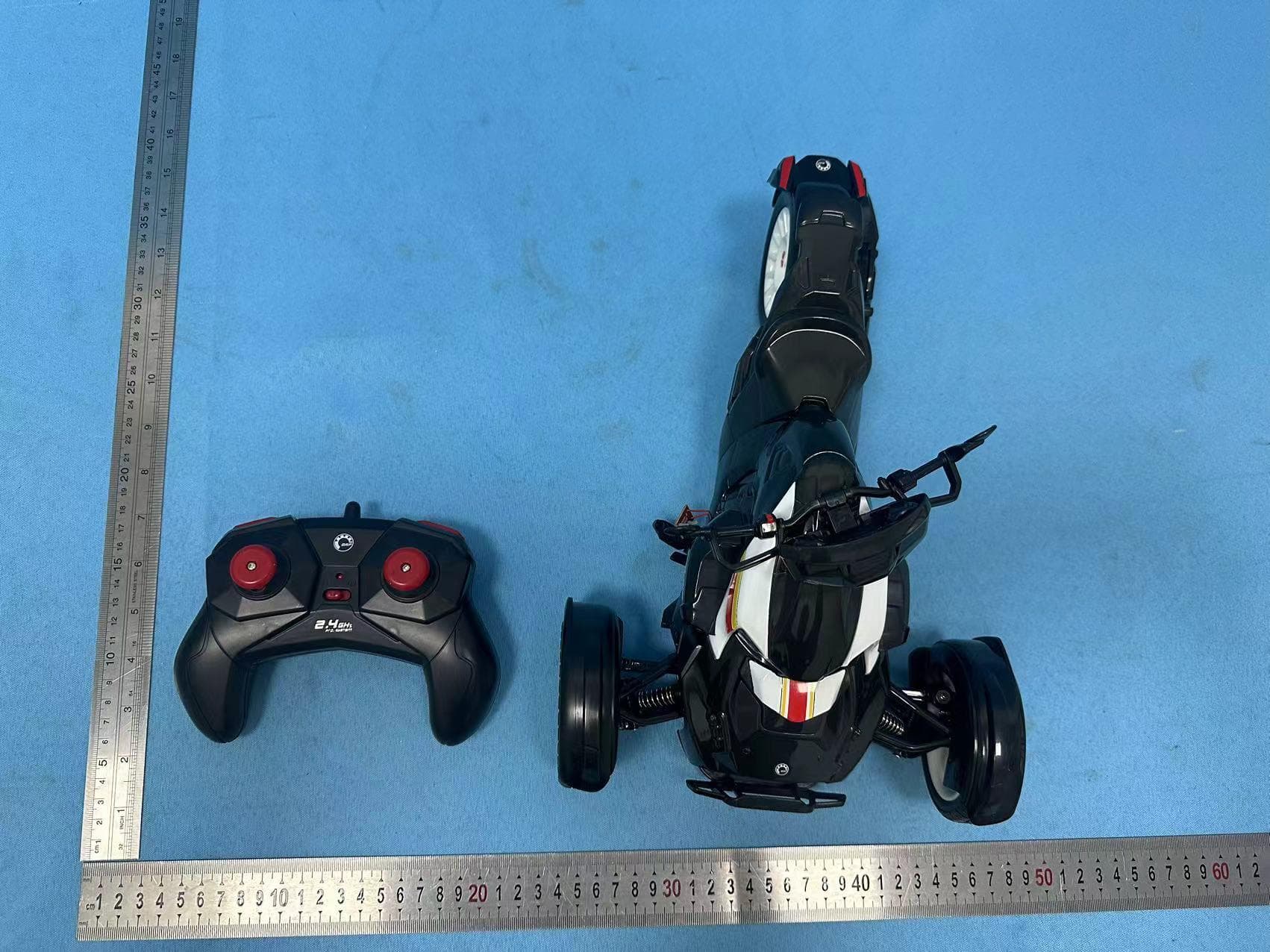 1/6 RADIO CONTROL CAN-AM RYKER RALLY - FCC ID 2AUJF-30603 - Diecast Masters Company Limited
