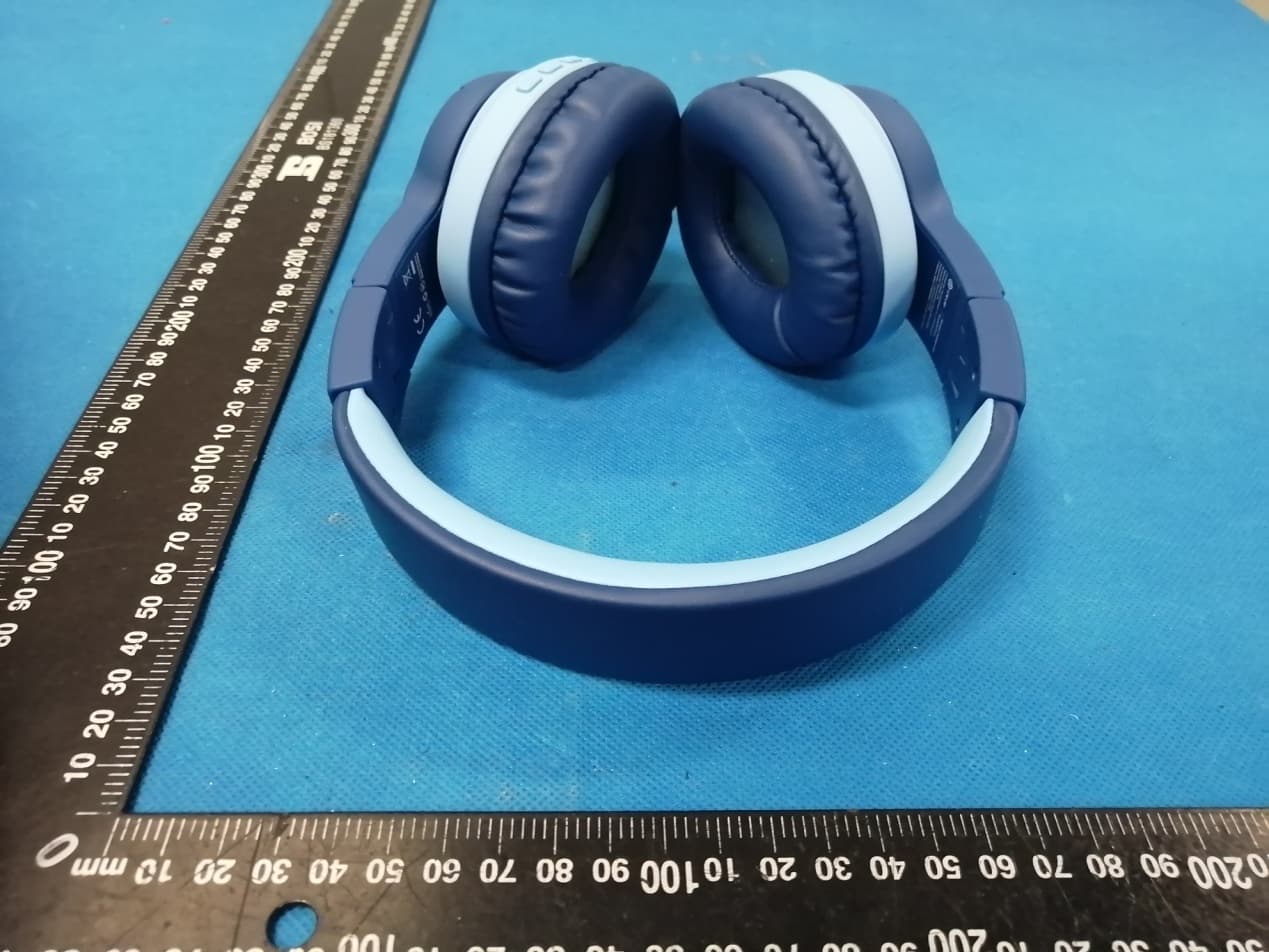 Wireless headphones - FCC ID 2AUKD-BTH12 - Dongguan Shangyuan Electronics Co., Ltd (5)