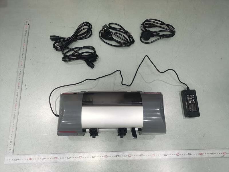 ZAGG  ProCut - FCC ID 2AUL6-M4M12 - Zagg US (2)