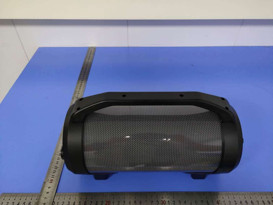 Bluetooth speaker - FCC ID 2AUMG-CYCLONE - iDance Distribution Ltd. (3)