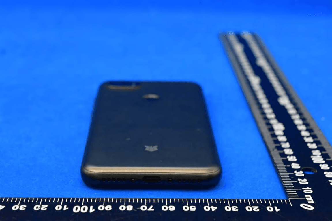 Smartphone with BT, WIFI, GSM, WCDMA, LTE and  NFC - FCC ID 2AUOUC6 - Rhino Mobility LLC (5)