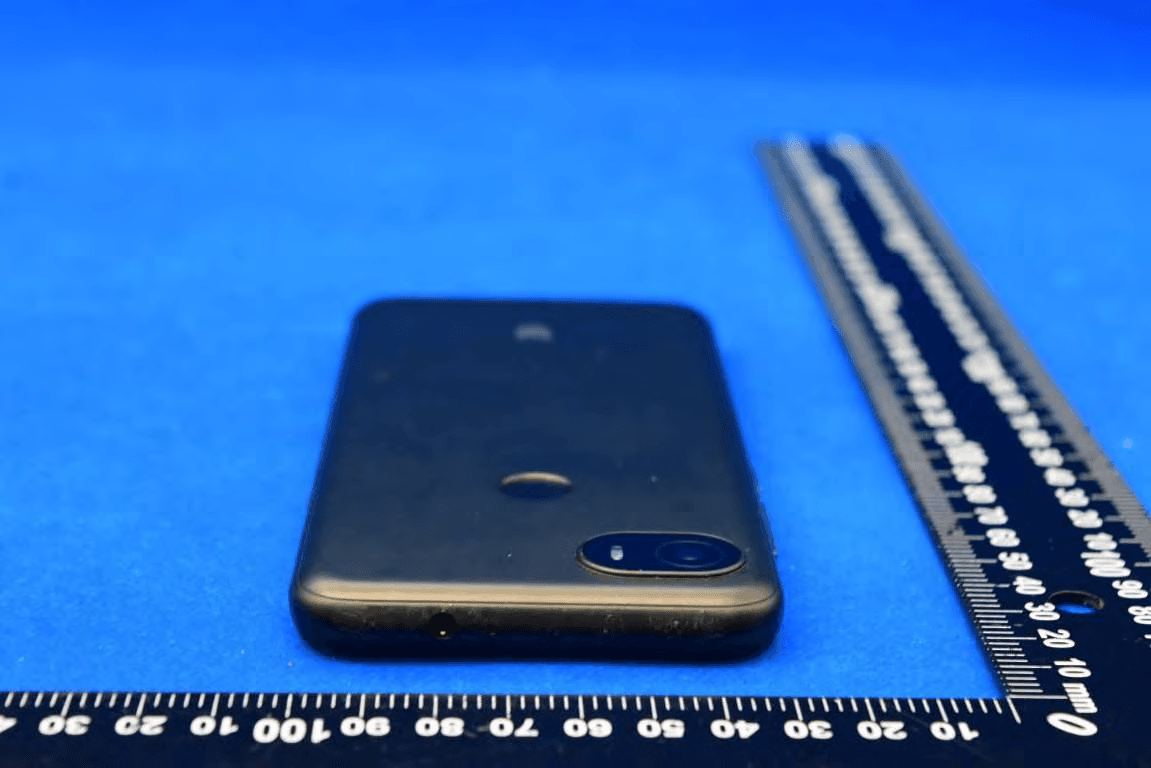 Smartphone with BT, WIFI, GSM, WCDMA, LTE and  NFC - FCC ID 2AUOUC6 - Rhino Mobility LLC (4)