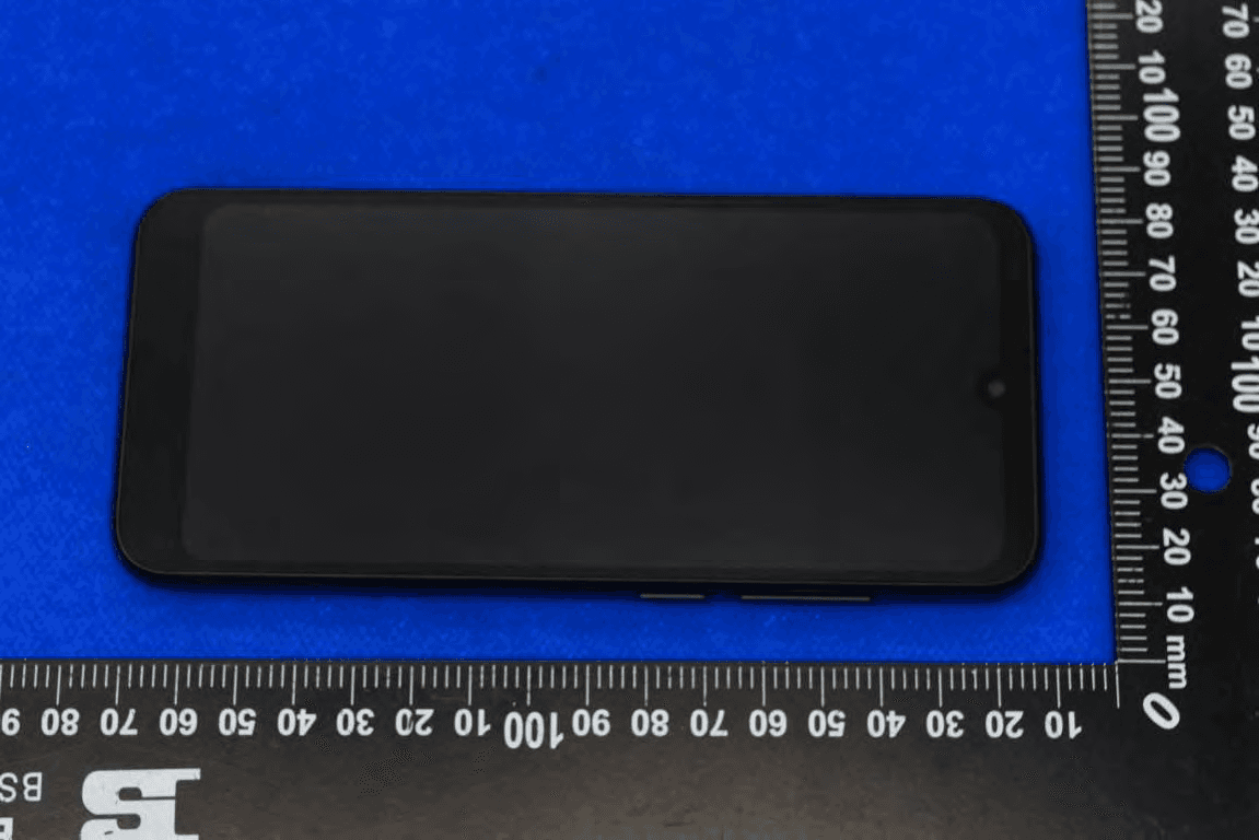 Smartphone with BT, WIFI, GSM, WCDMA, LTE and  NFC - FCC ID 2AUOUC6 - Rhino Mobility LLC (3)