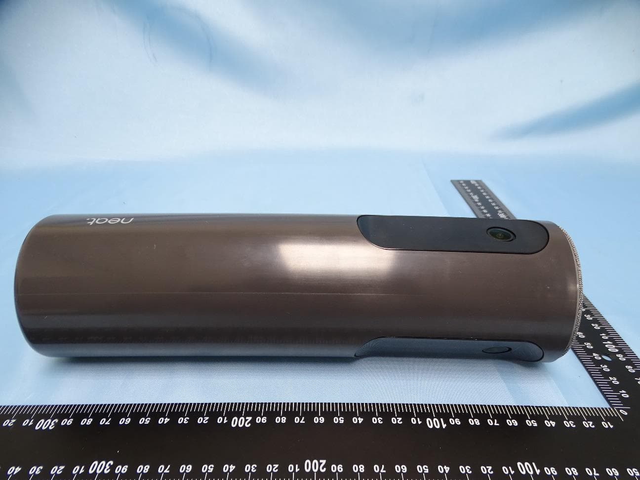 Accessory for video conferencing device - FCC ID 2AUS4-NFL1 - Neatframe Limited (3)