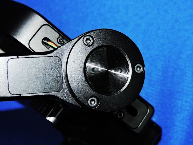 3-Axis Intelligent Camera Stabilizer - FCC ID 2AUU3-WI-710 - NingboHuizhou Intelligent Technology Co.,Ltd (2)