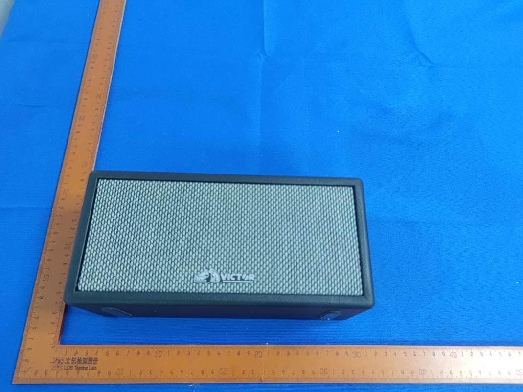 PORTABLE SPEAKER WITH BLUETOOTH - FCC ID 2AUW8-VAS-3003 - ZHUHAI YALI TECHNOLOGY CO.,LTD (2)