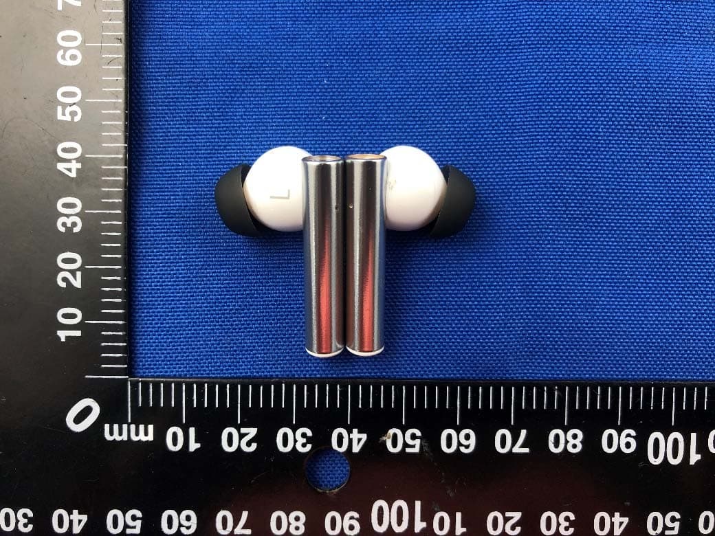 realme Buds Air 2 - FCC ID 2AUYFRMA2003 - Realme Chongqing Mobile Telecommunications Corp., Ltd. (3)