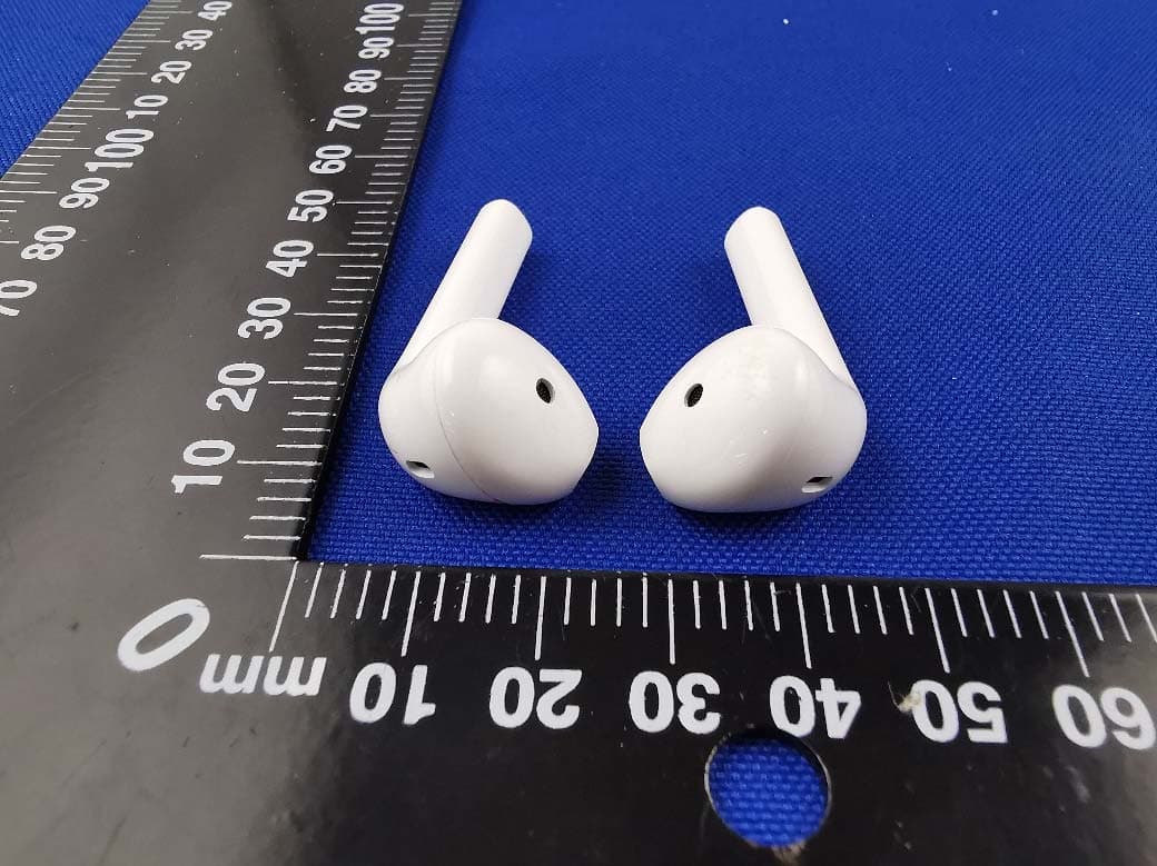 Bluetooth headset - FCC ID 2AUYFRMA205 - Realme Chongqing Mobile Telecommunications Corp., Ltd. (5)