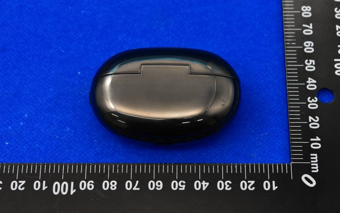 Bluetooth Earphone - FCC ID 2AUYFRMA2120-L - Realme Chongqing Mobile Telecommunications Corp., Ltd. (4)