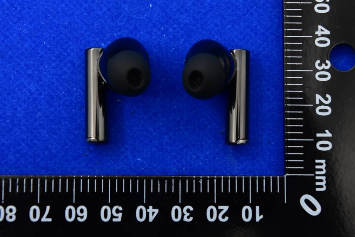 Bluetooth Earphone - FCC ID 2AUYFRMA2120-L - Realme Chongqing Mobile Telecommunications Corp., Ltd. (3)