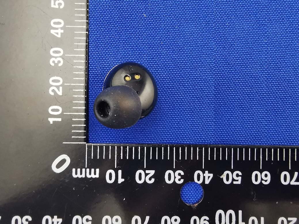 realme Buds Q - FCC ID 2AUYFRMA215-R - Realme Chongqing Mobile Telecommunications Corp., Ltd. (3)